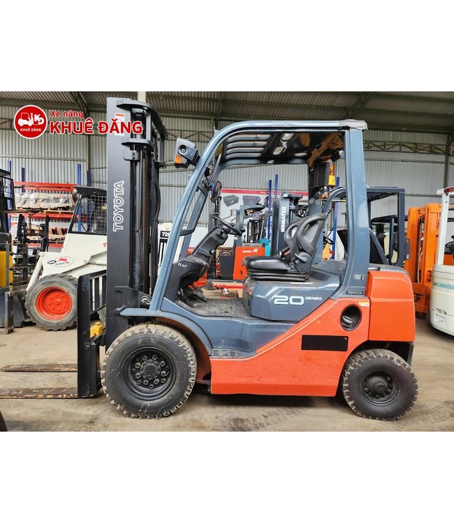 Xe nâng dầu 2 tấn Toyota 02-8FD20 nâng cao 3m