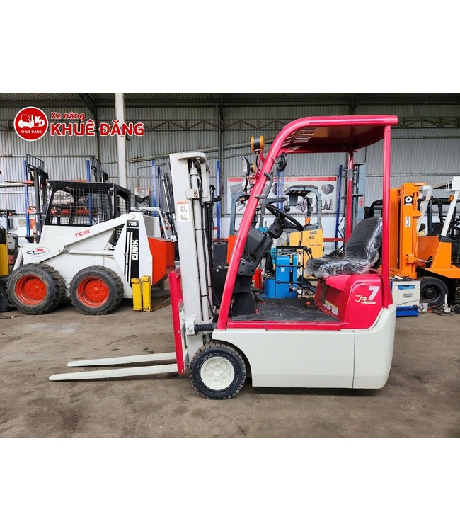 Xe nâng điện ngồi lái 700kg Nhật Bản
