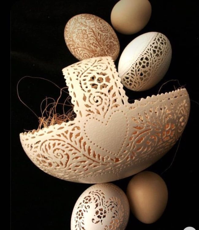 Trứng đà điểu điêu khắc