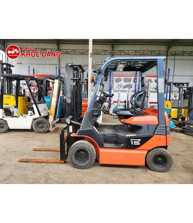 Xe nâng điện 1.5 tấn ngồi lái Toyota 8FB15